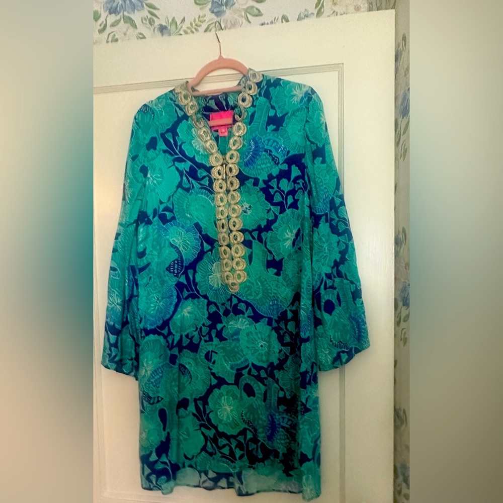 Lilly Pulitzer bell sleeved dress. Fantastic transition dress. Sz 10